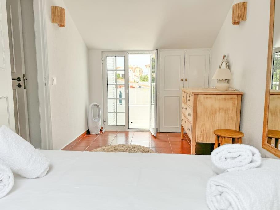 Costa Inn Beach House With Pool By Homeful Homes Costa de Caparica Eksteriør bilde