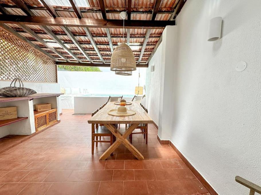 Costa Inn Beach House With Pool By Homeful Homes Costa de Caparica Eksteriør bilde