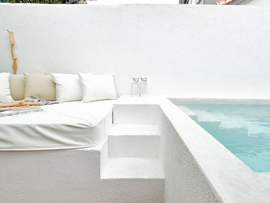 Costa Inn Beach House With Pool By Homeful Homes Costa de Caparica Eksteriør bilde